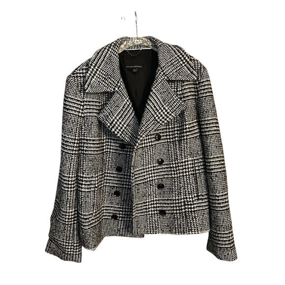 Banana Republic Elegant Black and White Houndstooth Peacoat - Picture 5 of 8